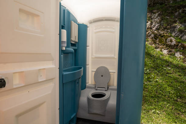 Best Temporary restroom rental  in Savanna, IL
