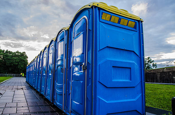 Best Porta potty delivery and setup  in Savanna, IL